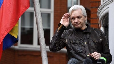 Assange sufrió espionaje en Londres