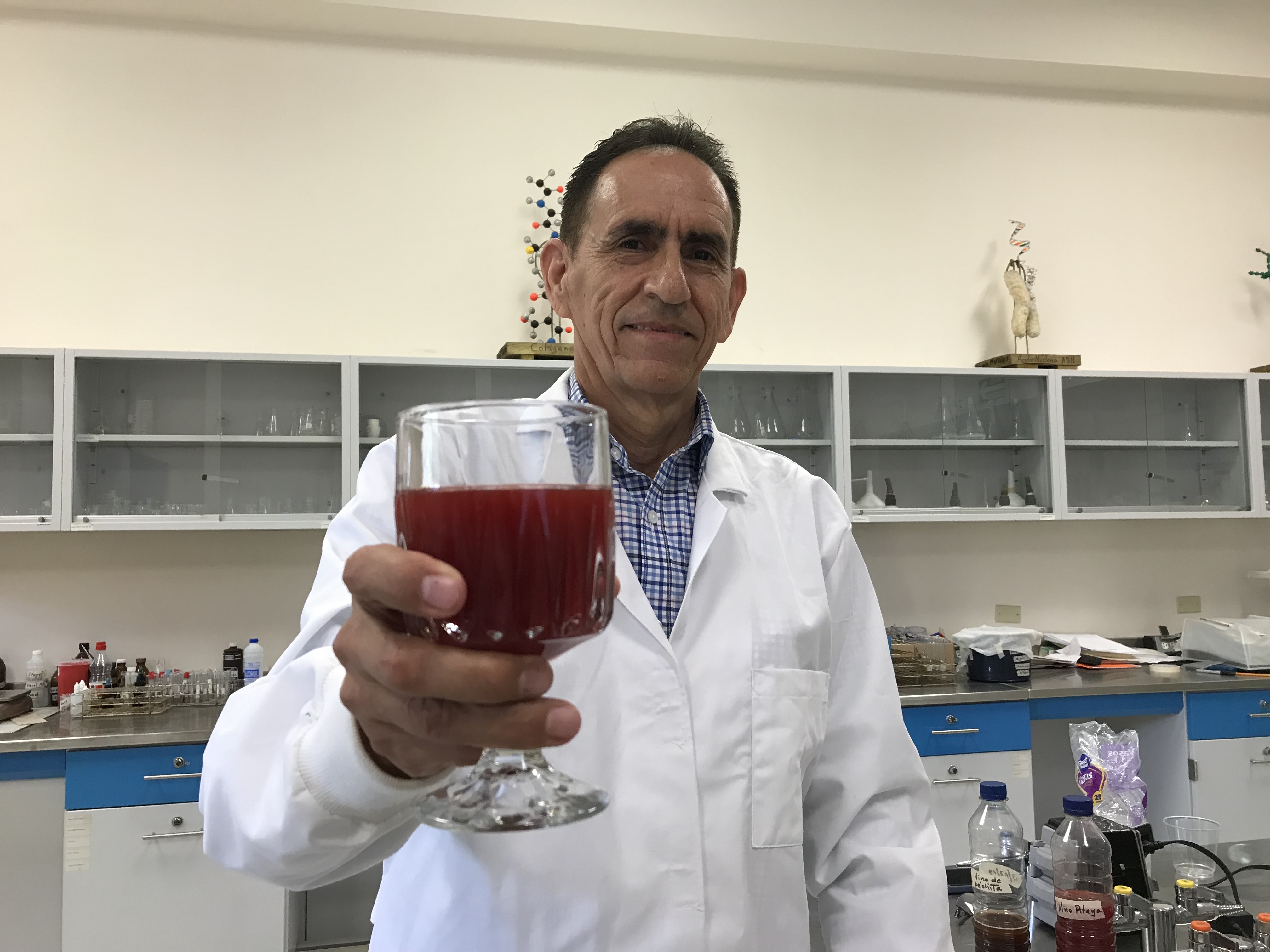 Laboratorio de la Universidad de Sonora sobre bebidas artesanales