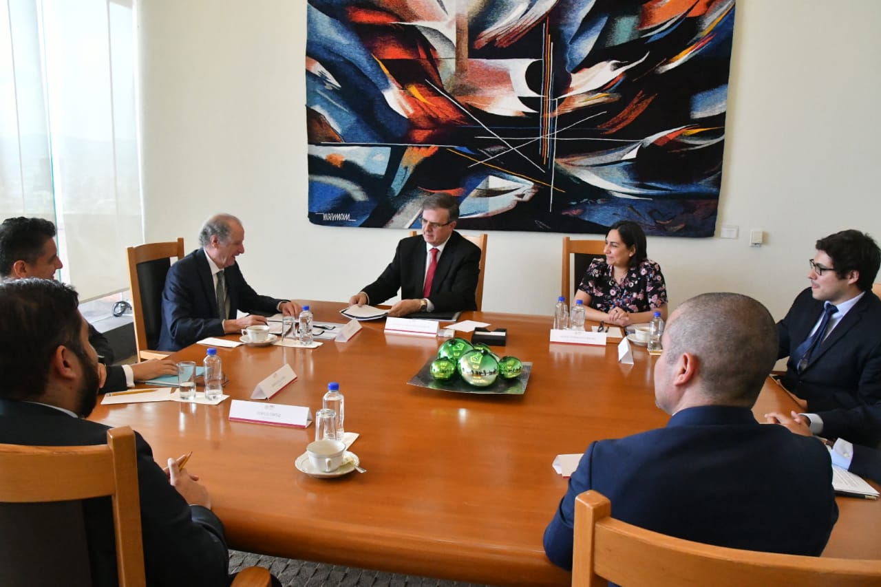 secretario de Relaciones Exteriores, Marcelo Ebrard Casaubon, y el director general de Bancomext y Nafin, Eugenio Nájera Solórzano