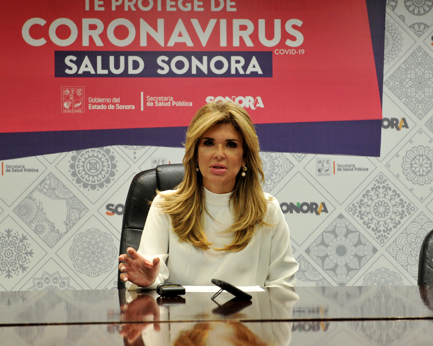 Claudia Pavlovich pide 520 mdp para combatir al coronavirus