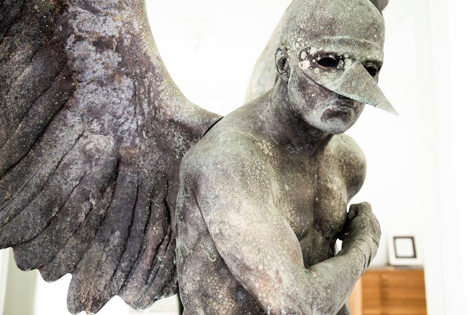 Ladrones roban en pleno Covid-19 esculturas de Jorge Marín en Suecia y Querétaro