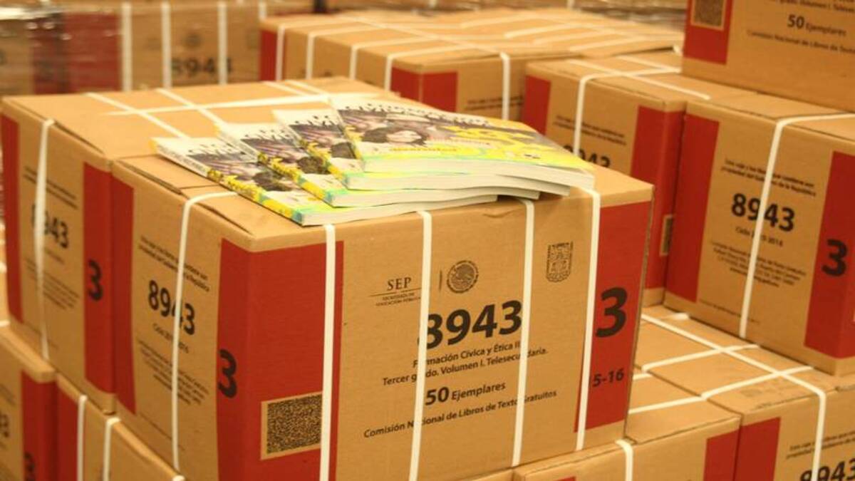 Suspeden a servidores públicos de Cecyte que adquirieron libros de texto a una empresa fachada en Sonora