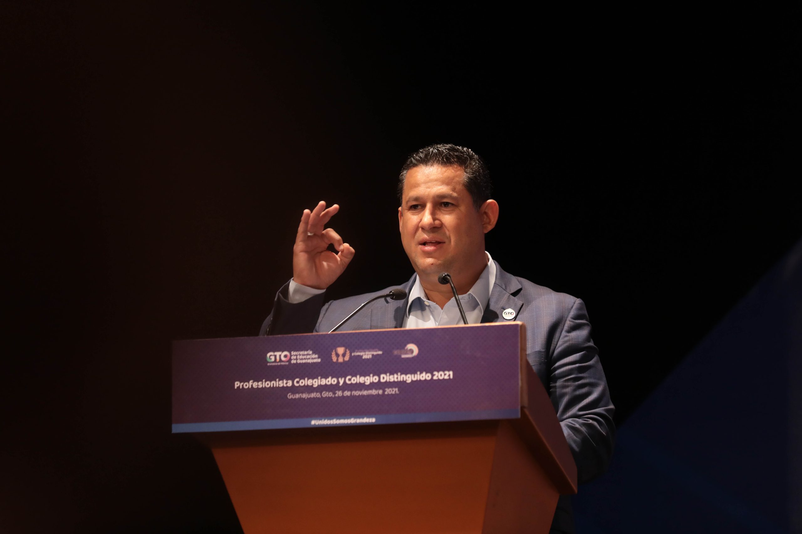 Los profesionistas son el motor de la economía de Guanajuato: Diego Sinhue Rodríguez