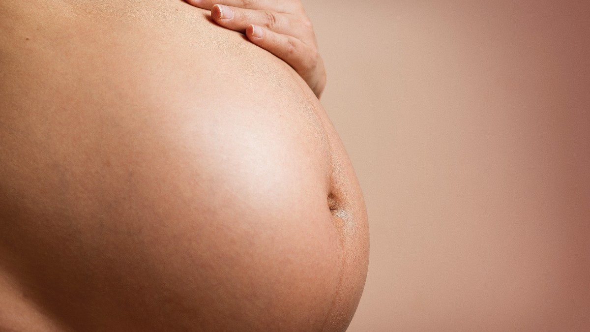 Discriminan más a mujeres embarazadas en el trabajo