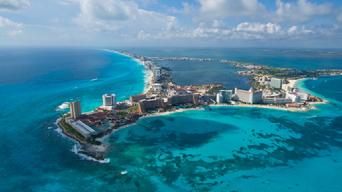 ¿Piensas salir de viaje? Esto es lo que necesitas ahorrar para visitar Acapulco, Riviera Nayarit o Cancún