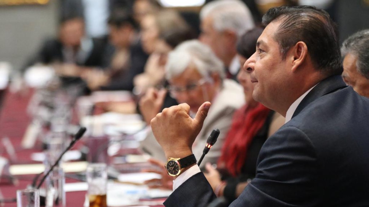 Morena elige a Alejandro Armenta como nuevo presidente del Senado