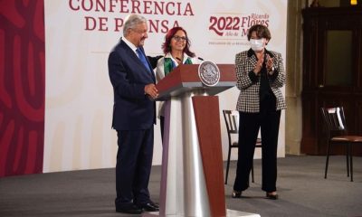 AMLO destaca el trabajo de Delfina Gómez en la SEP; presenta a Leticia Ramirez como su sustituta