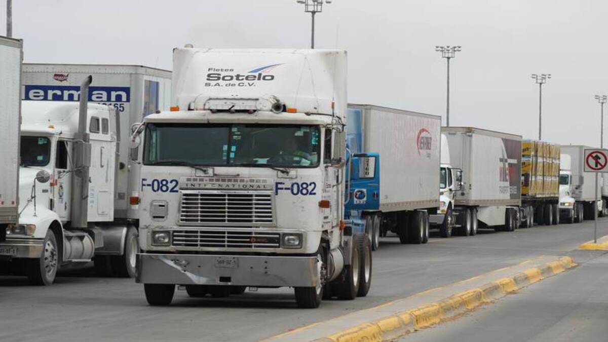 La falta de choferes de tráileres afecta el movimiento de mercancía en Ciudad Juárez