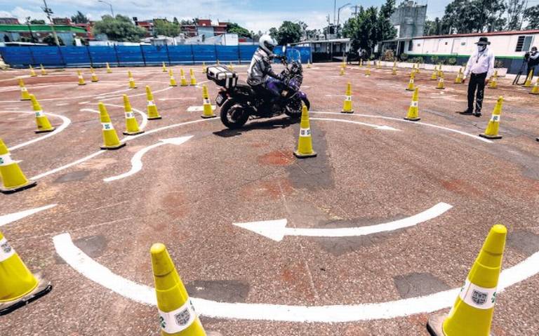 “Es muy fácil”: más de 11 mil motociclistas pasan examen para las licencias en la Ciudad de México