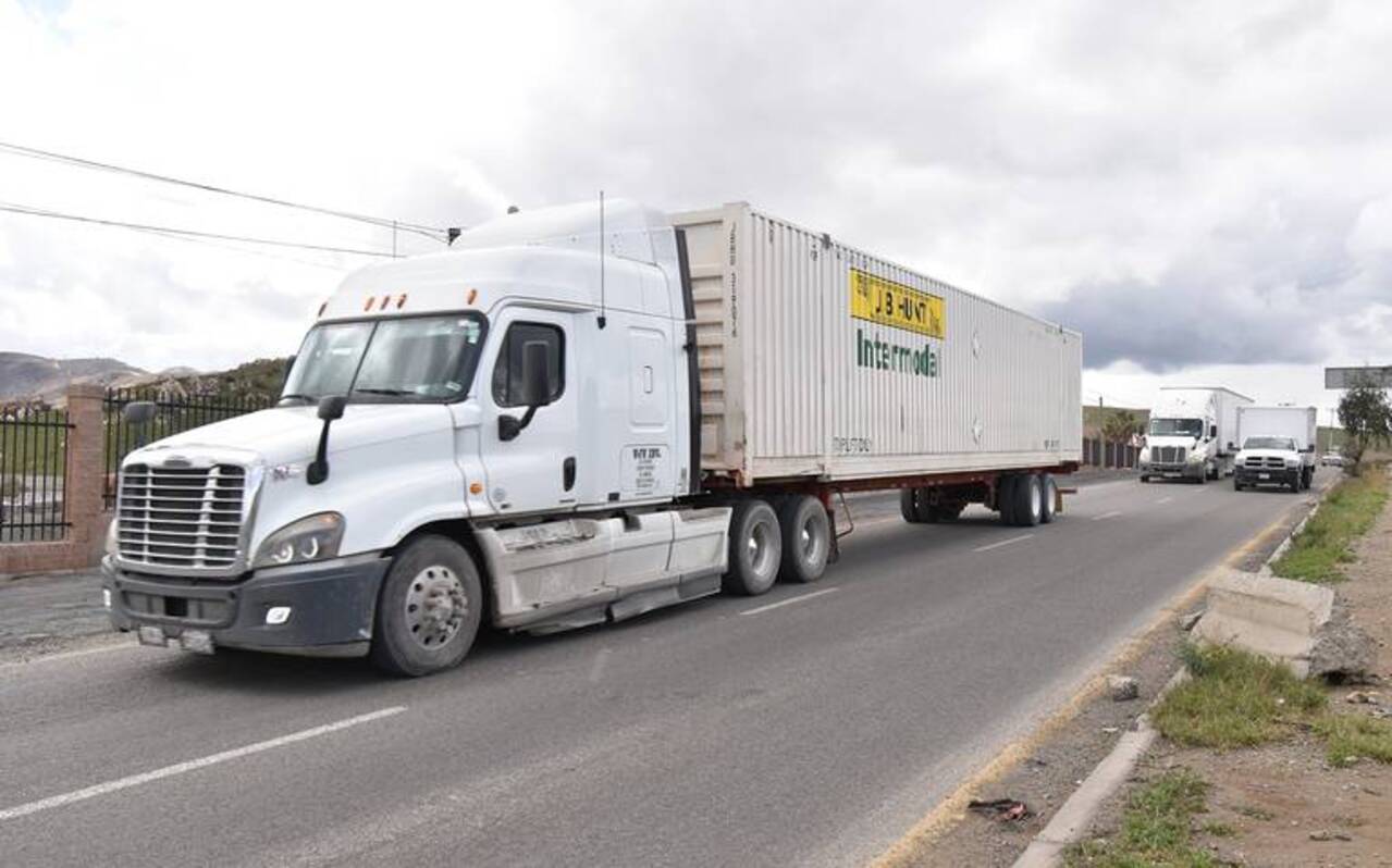 Los transportistas de carga apoyan el carril de cuota en Bulevar 2000 en Tijuana