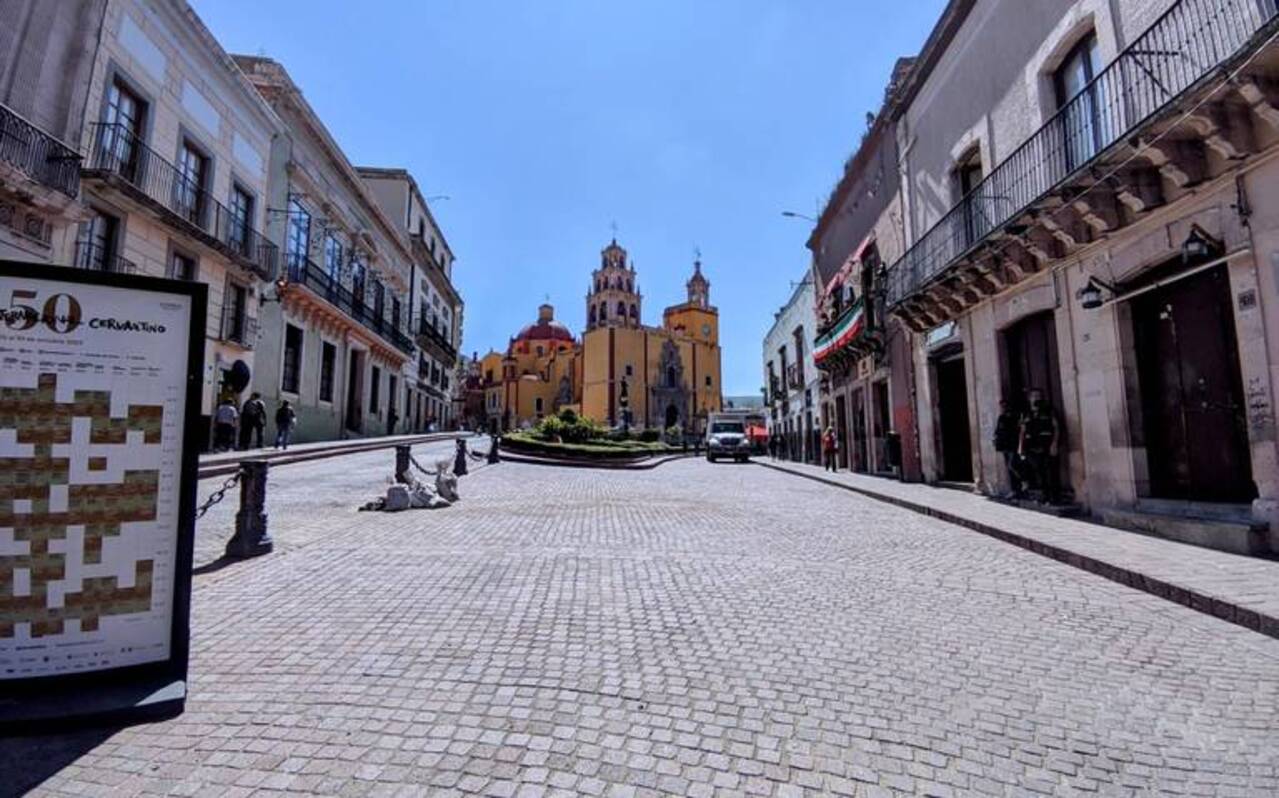 El INAH en Guanajuato retira monumental letra G en la Plaza La Paz de la capital del estado