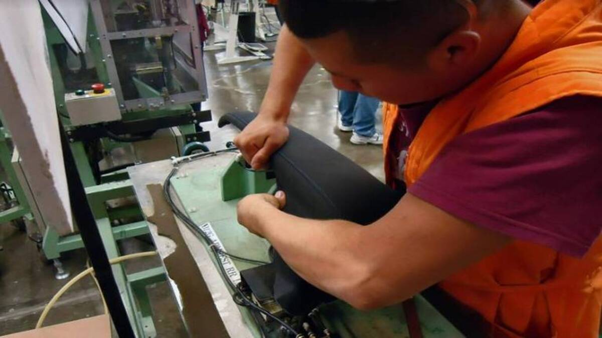 Los trabajadores de VU Manufacturing en Coahuila laboraban 12 horas al día y los castigaban en un cuarto