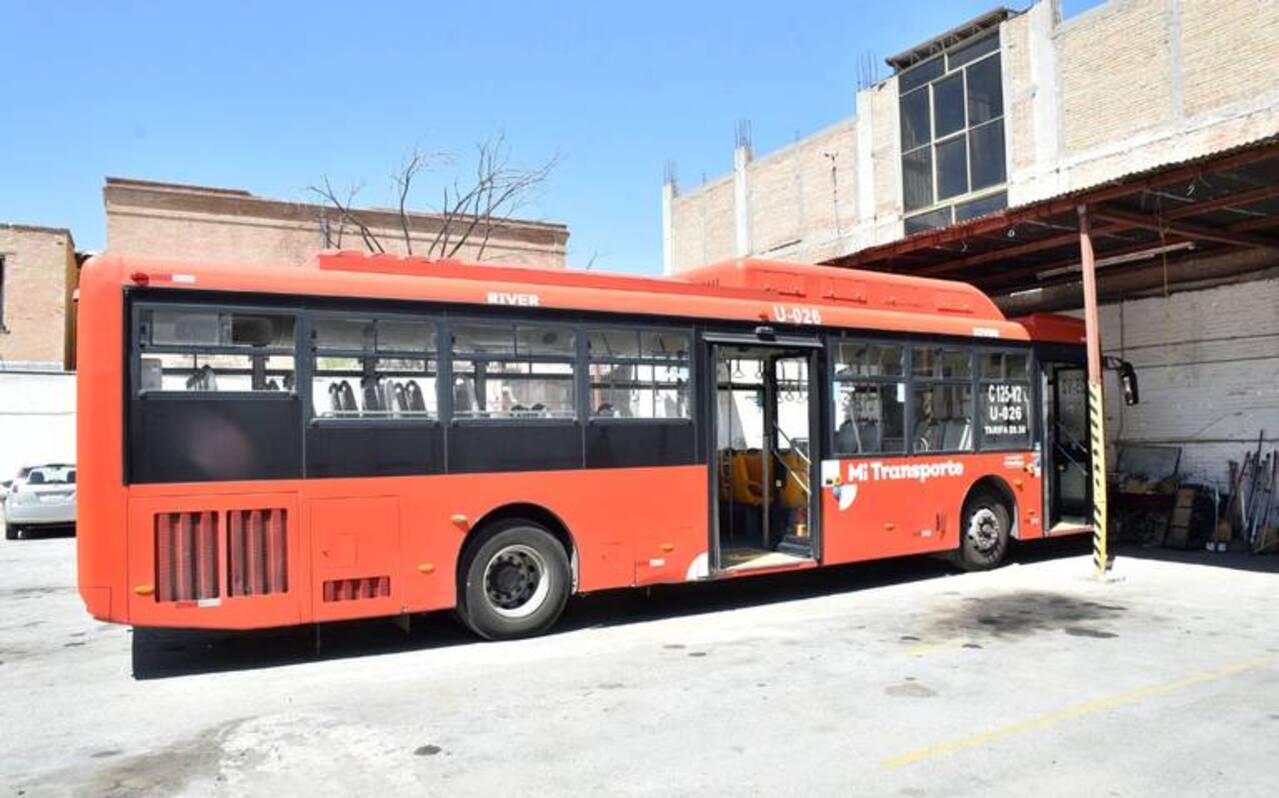 Llegan a Torreón las unidades a prueba del Metrobús de Guadalajara