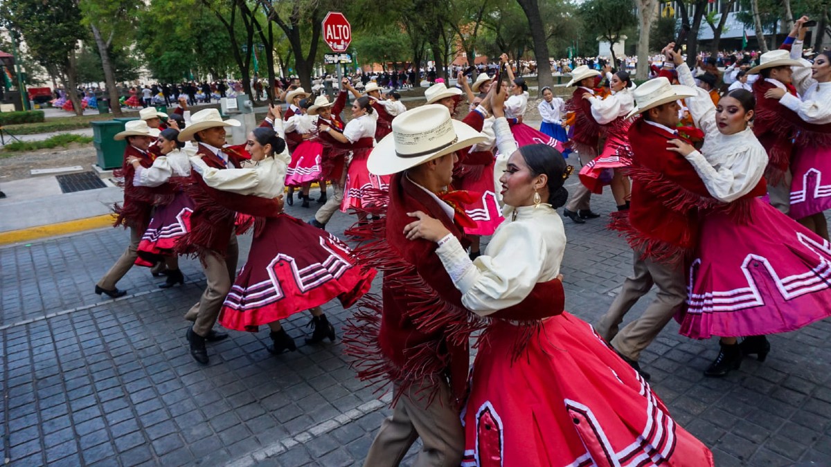 Monterrey rompe Récord Guinness del Baile Folclórico Mexicano más Grande del mundo