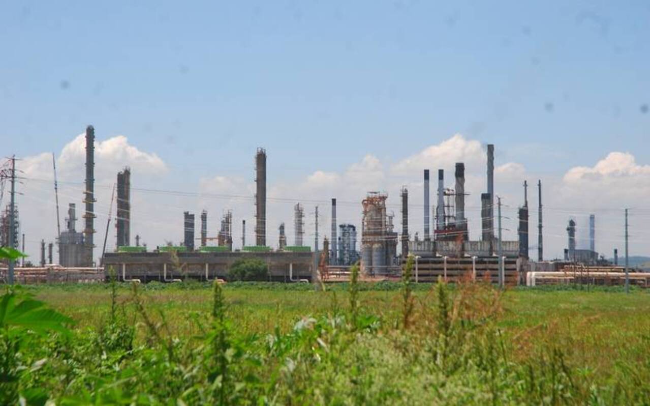 Pemex descarta que la refinería en Salamanca cause daños al medio ambiente
