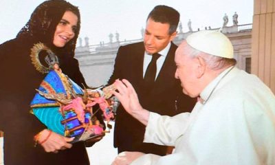 Alejandro Murat obsequia al Papa Francisco obra de arte sacro de artesanos oaxaqueños
