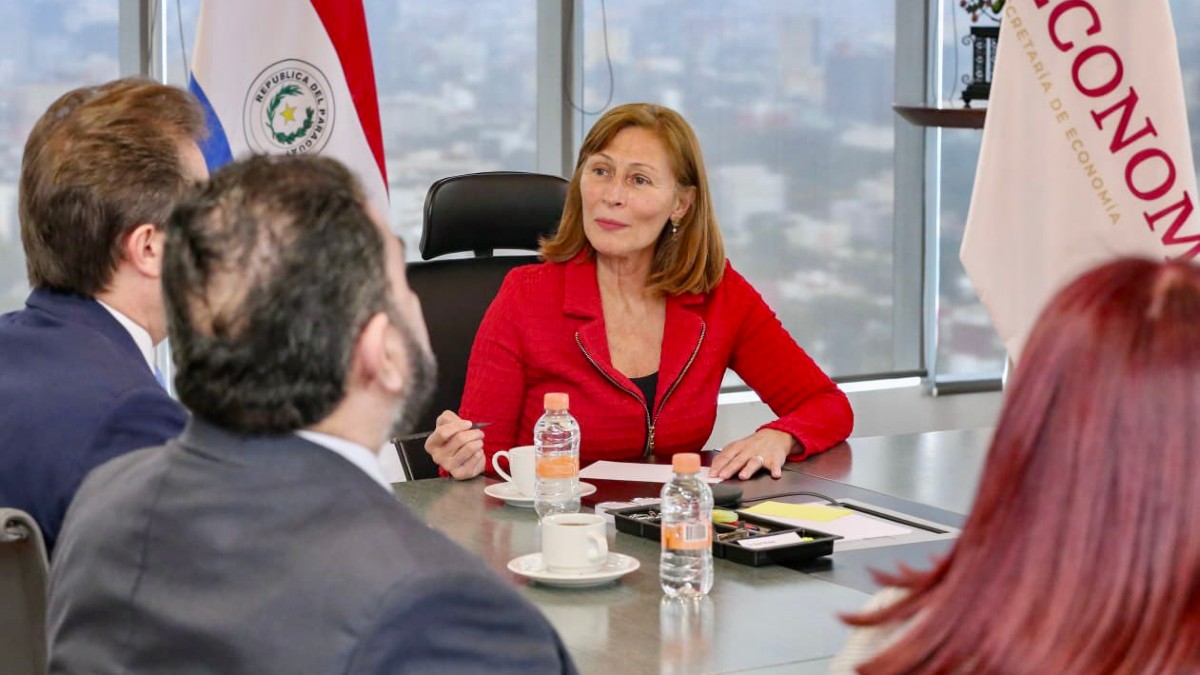 Tatiana Clouthier renuncia a la Secretaría de Economía, anuncia AMLO