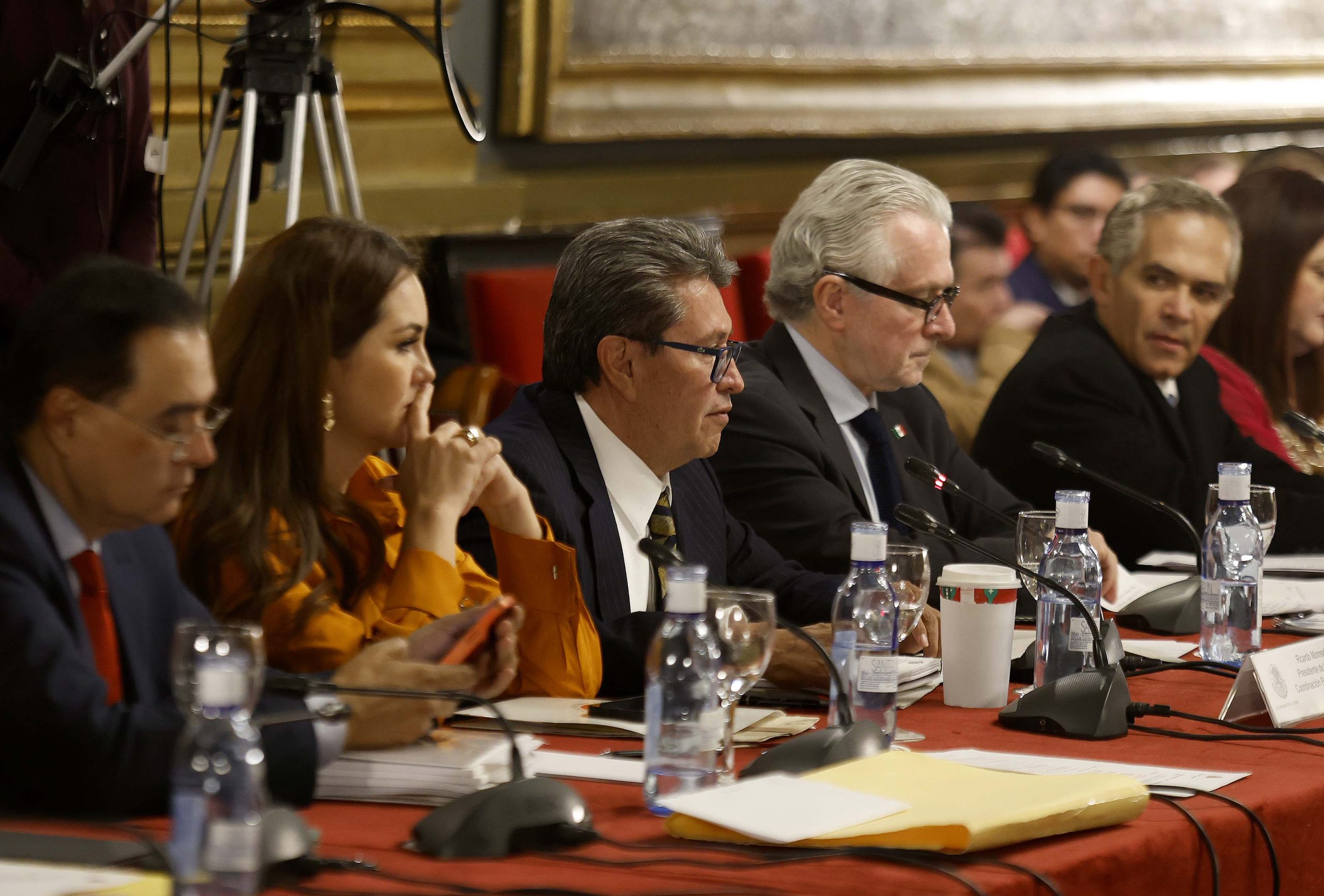 Los parlamentos de España y México intensificarán la cooperación comercial y cultural