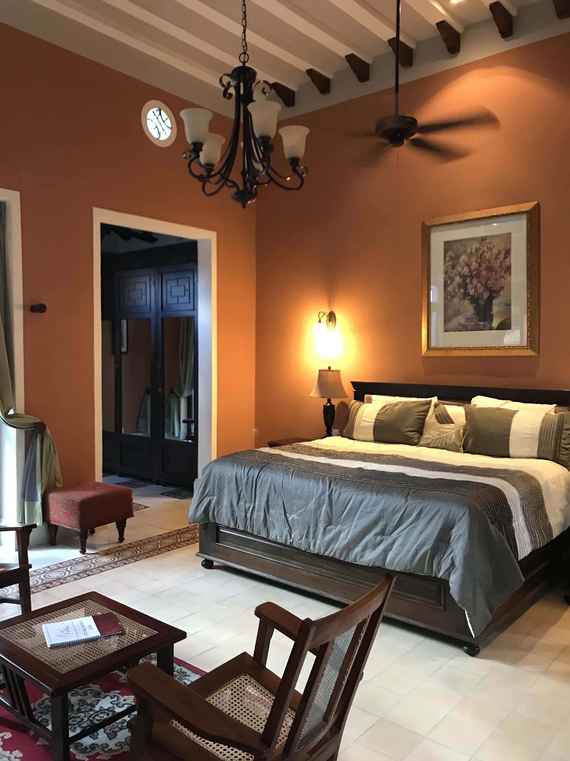 Hoteleros exigen regular las casas rentadas a través del Airbnb en la CDMX