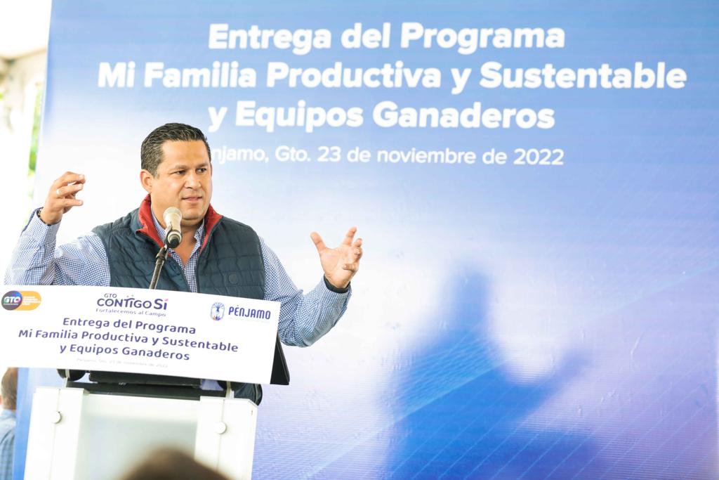 El gobernador de Guanajuato entrega de 40 mil cobijas a grupos vulnerables