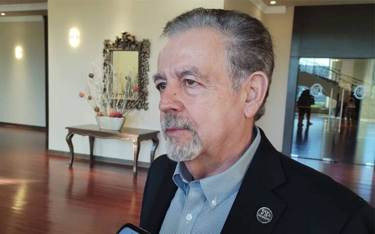 El líder de los transportistas en Ciudad Juárez ofrece apoyo para mover las donaciones para los migrantes venezolanos
