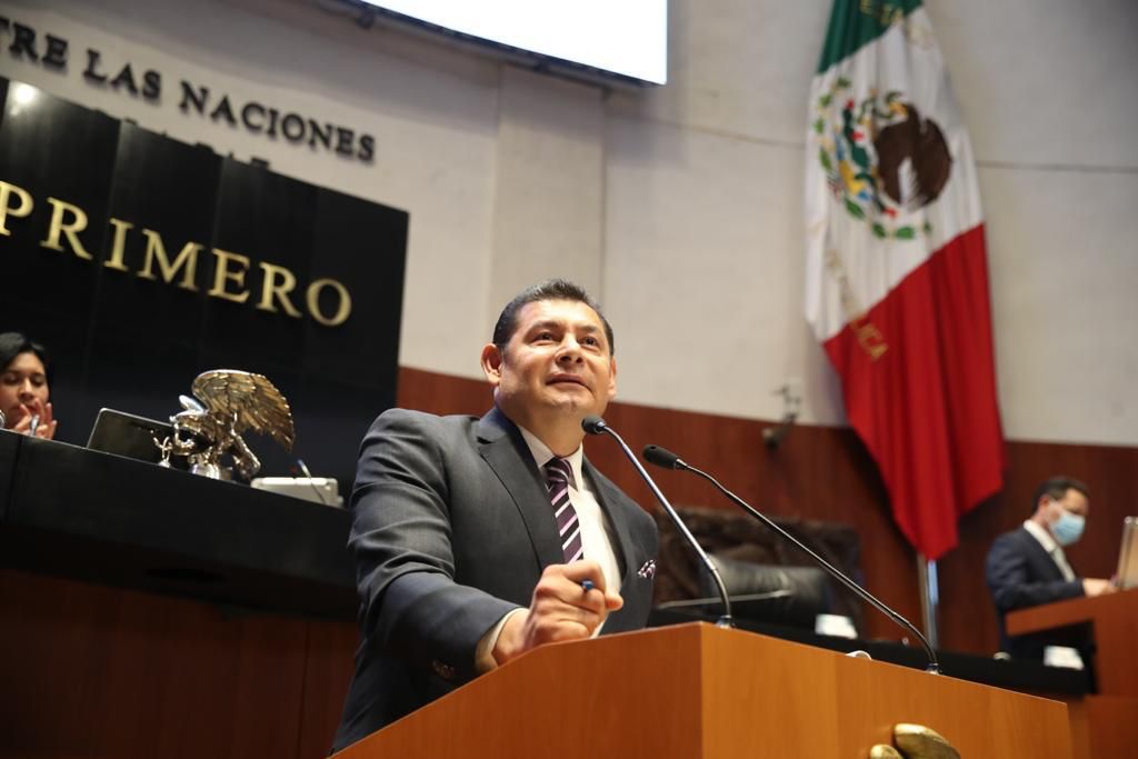Los senadores de Morena acompañan lucha de AMLO para recuperar a México: Armenta Mier