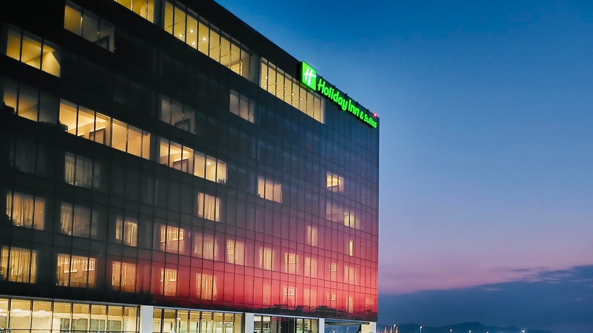 Hospedaje para viajeros: Holiday Inn inaugura el principal hotel en el AIFA