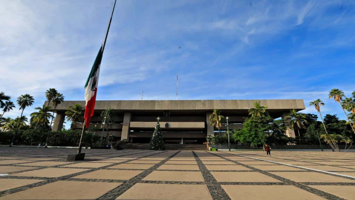 Habitantes de Jesús María intentan tomar el Palacio de Gobierno de Sinaloa