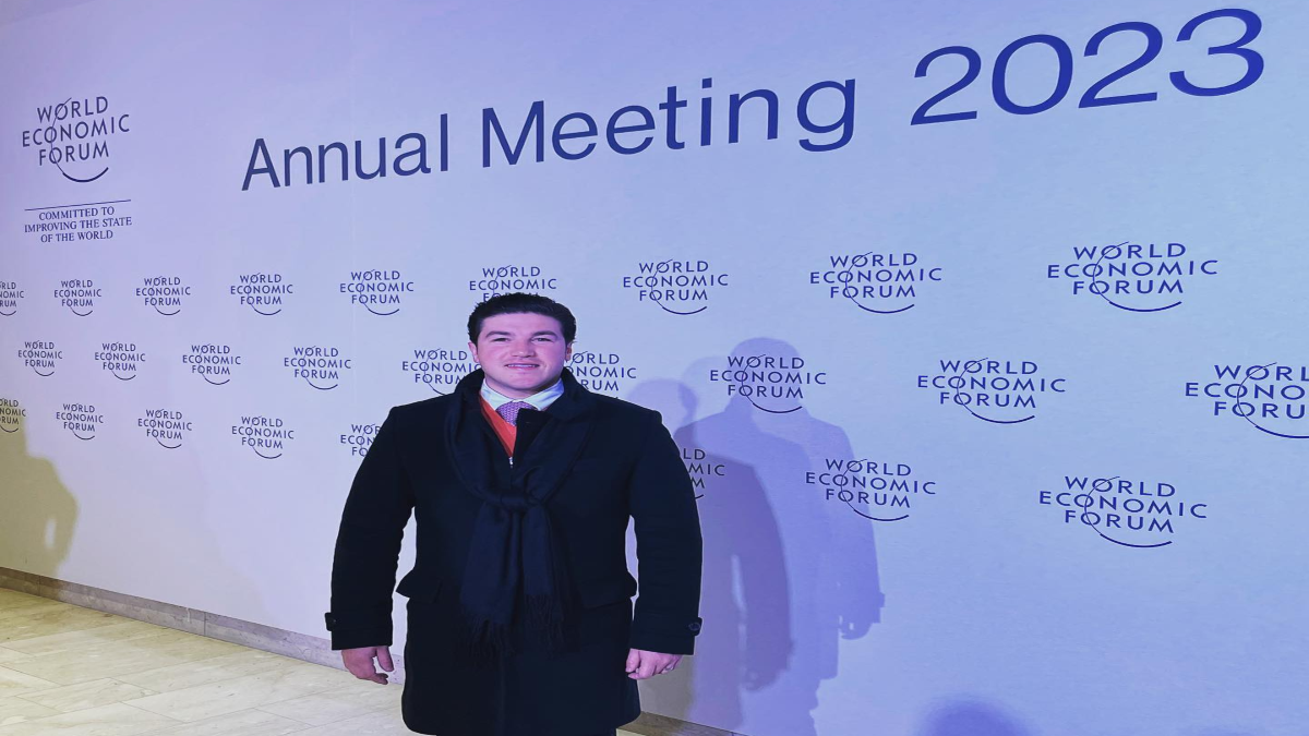 Otras vez de viaje: Samuel García se va ahora al Foro Económico Mundial