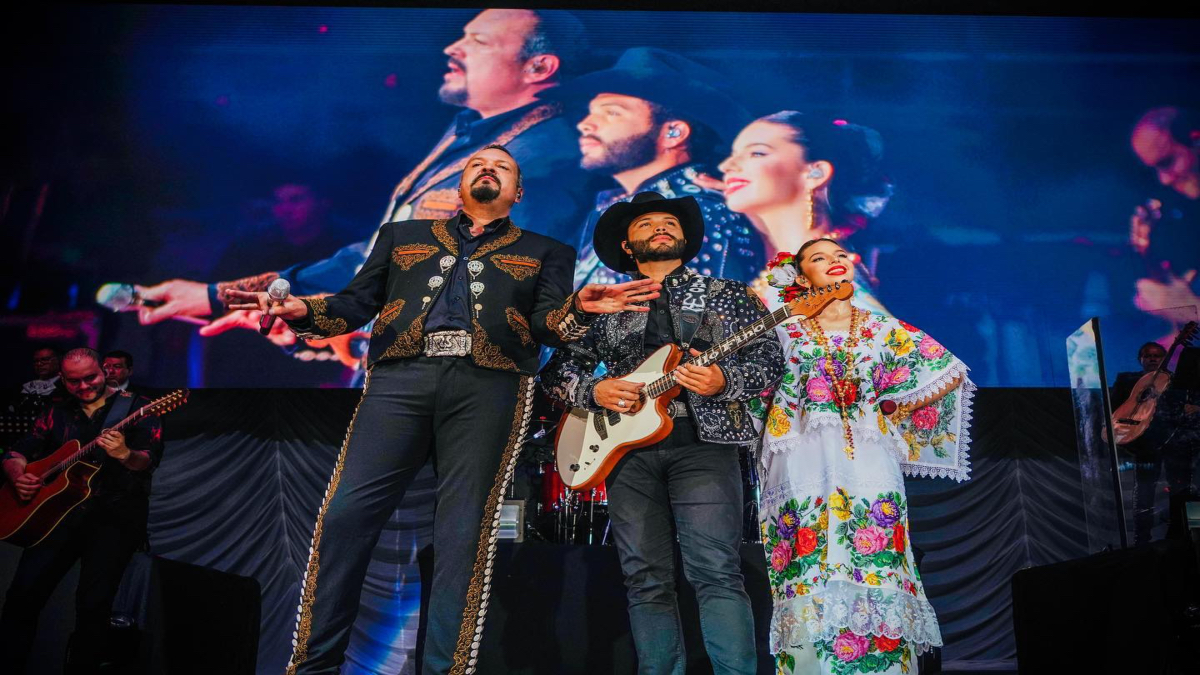La dinastía Aguilar lleva a la Plaza México su espectáculo ecuestre y musical "Jaripeo sin fronteras"