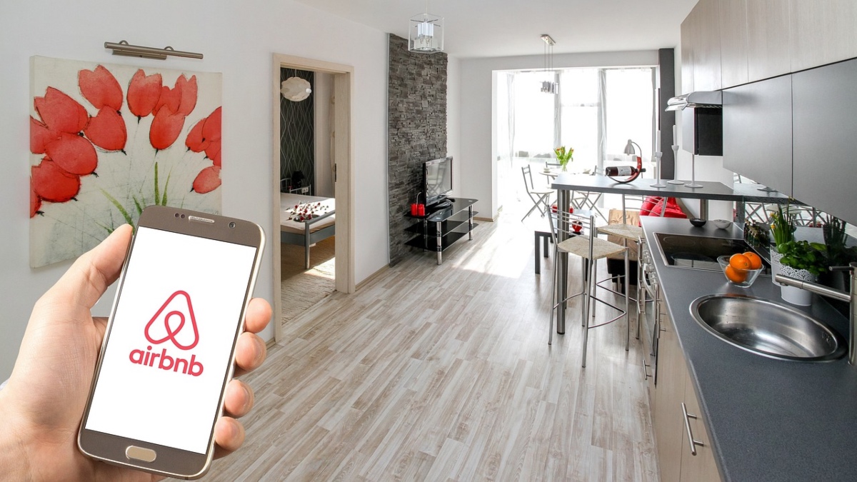 Airbnb no paga impuestos por alojamientos en el Centro Histórico de Querétaro