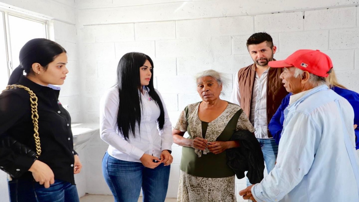 Alcaldesa de Elota (Sinaloa) entrega 33 viviendas para familias del estado