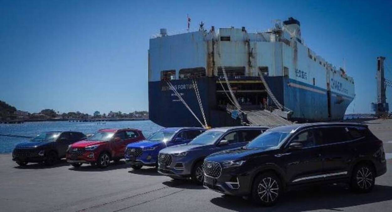 La empresa automotriz china Chirey Motor importa vehículos al puerto de Mazatlán