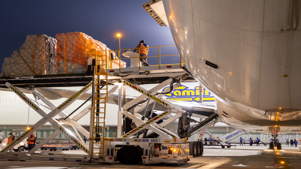 El cabotaje a aerolíneas extranjeras no dará mayor operatividad al AIFA: Santamarina y Steta