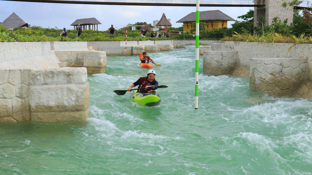 Por primera vez el campeonato nacional de Kayak se llevó a cabo en el río artificial del parque Xavage