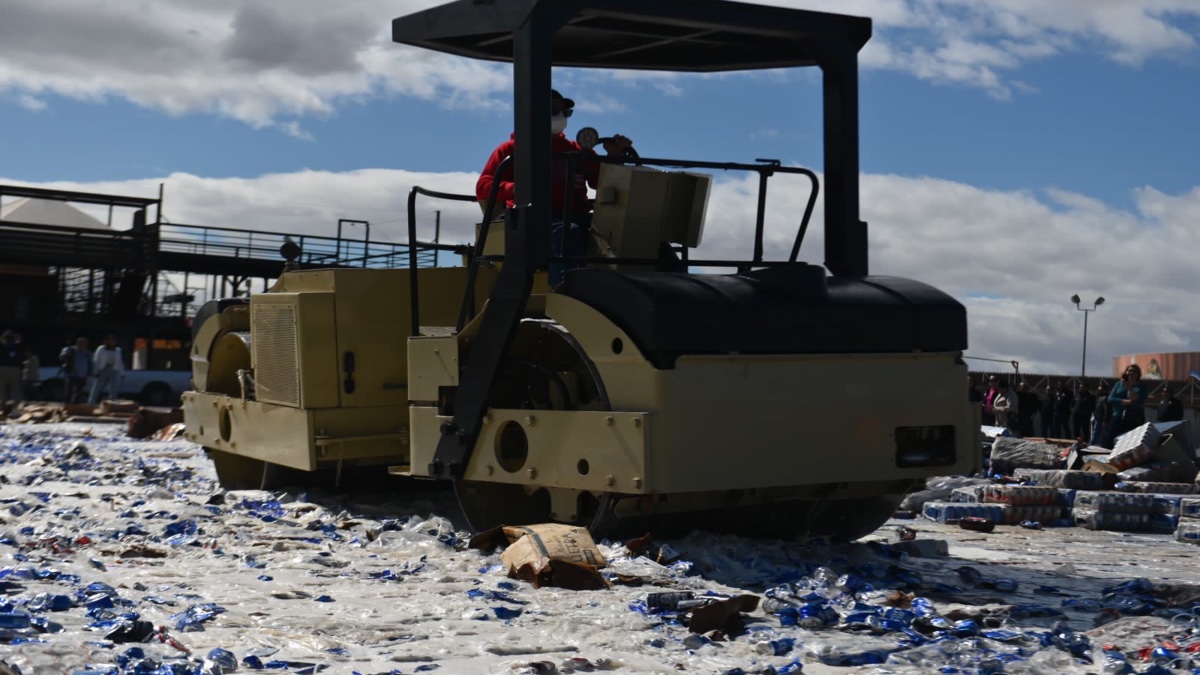 Destruyen en Mexicali 87 mil cervezas incautadas durante la pandemia
