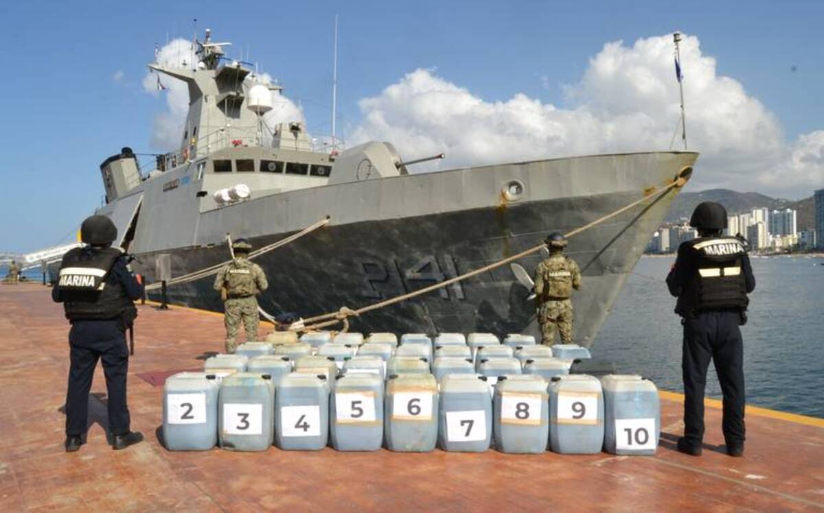 La Secretaría de Marina decomisa en Acapulco dos mil 550 litros de combustible