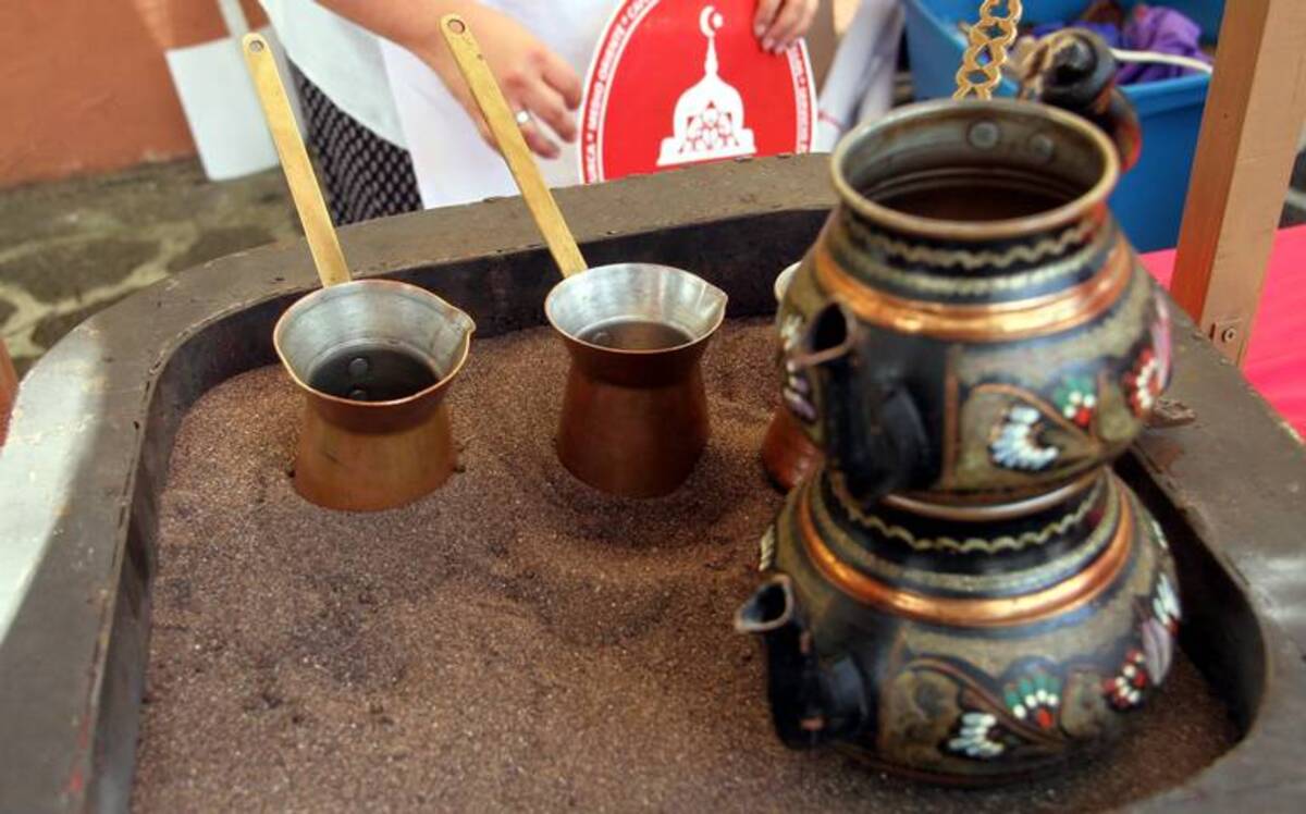 ¿Has probado el café turco sobre arena en Xalapa?