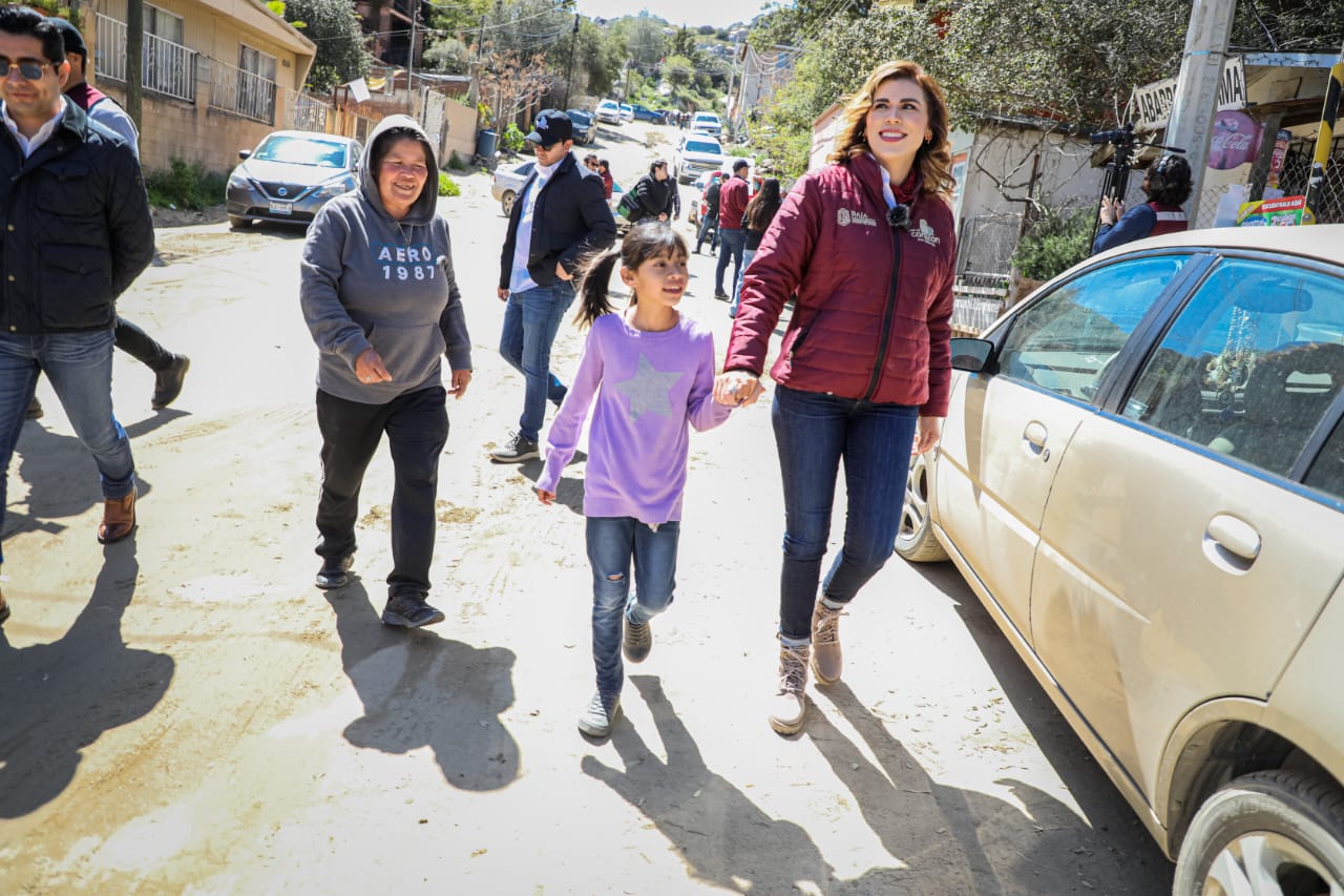 Marina del Pilar Ávila salió a la calle a escuchar de primera mano las necesidades de los residentes de Tecate