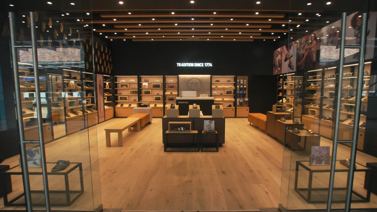 El fabricante de calzado Birkenstock abre su nueva boutique en Monterrey