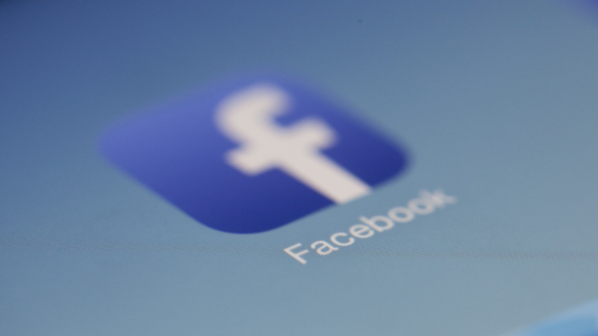 Se está librando una batalla en línea por el lenguaje en redes sociales como Facebook, Instagram y TikTok
