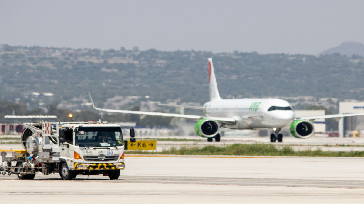Personal inexperto pone en riesgo la seguridad aérea del AIFA, según el OIC