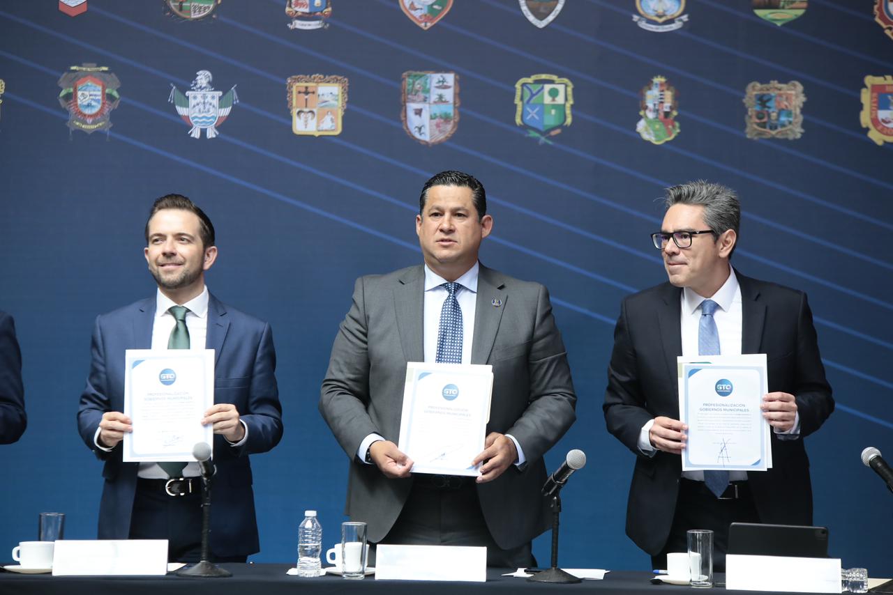 Diego Sinhue Rodríguez pide  incrementar la recaudación fiscal a los alcaldes y alcaldesas de Guanajuato