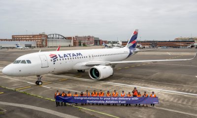 Sostenibilidad aérea: Grupo LATAM y Airbus realizaron su primer vuelo de entrega con combustible de aceite de cocina