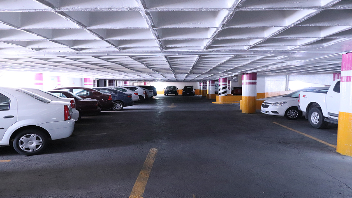 Comercios de Mazatlán se ven afectados por falta de estacionamientos