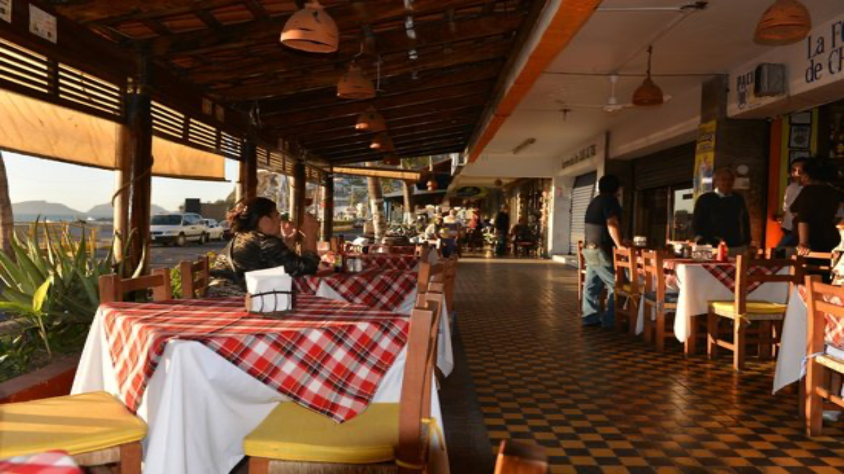 En Mazatlán las lluvias afectan a restauranteros