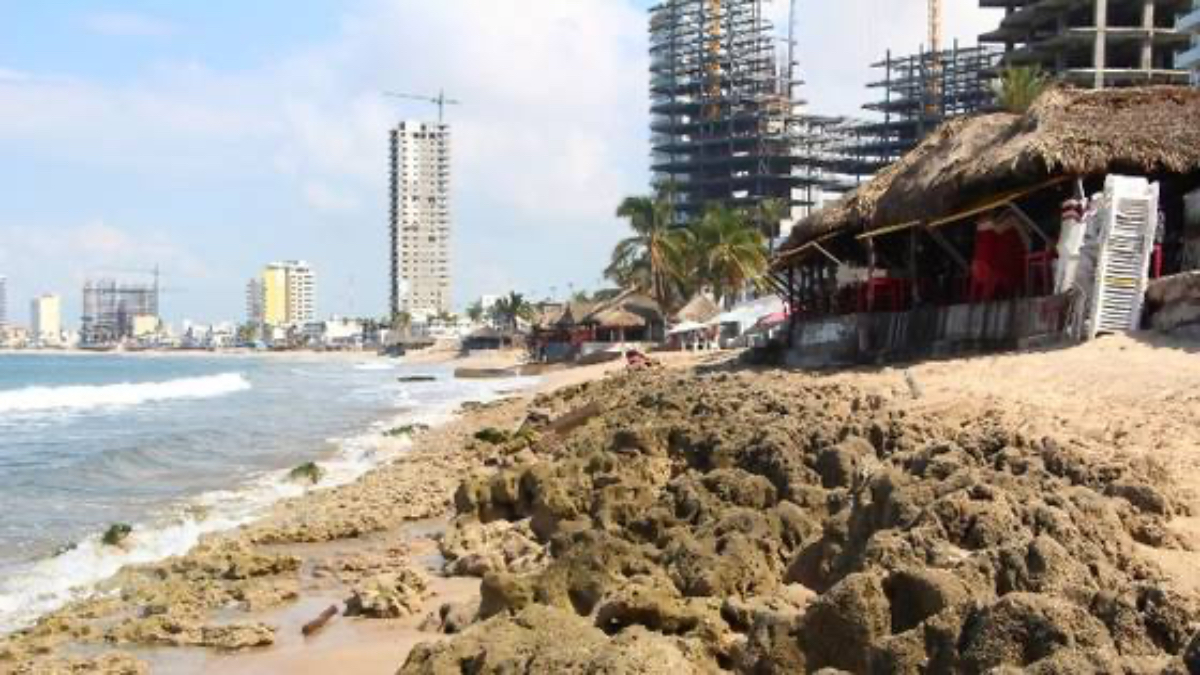 Construcciones en costas de Mazatlan provocan erosión de playas