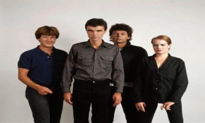 El nombre de esta banda, escrito en letras de oro, es Talking Heads