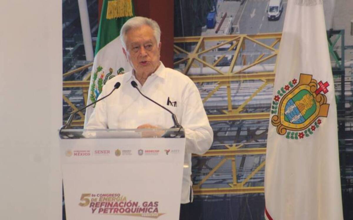 Manuel Bartlett dice que la CFE ni desaparece ni disminuye su participación en sector energético