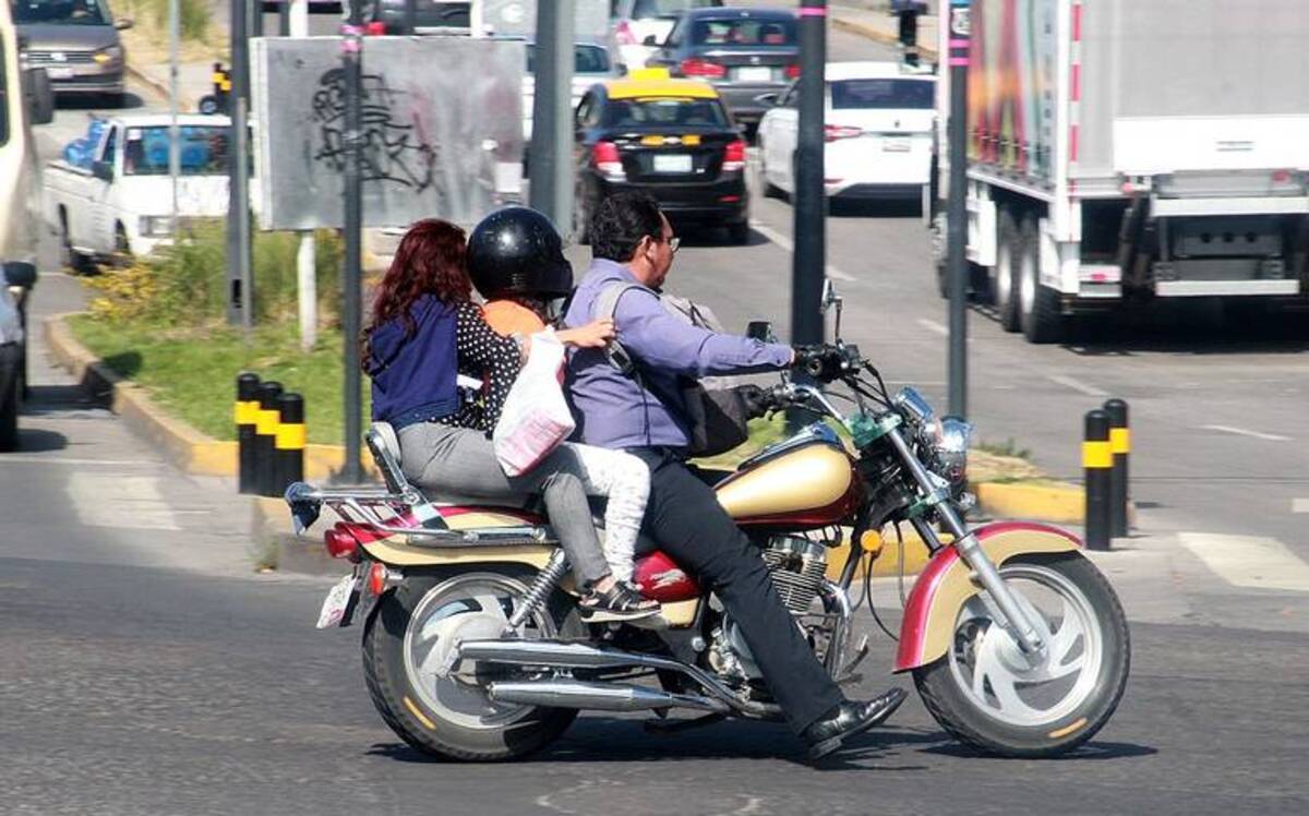 Sin miedo a las multas, los motociclistas en Puebla faltan al Reglamento de Tránsito